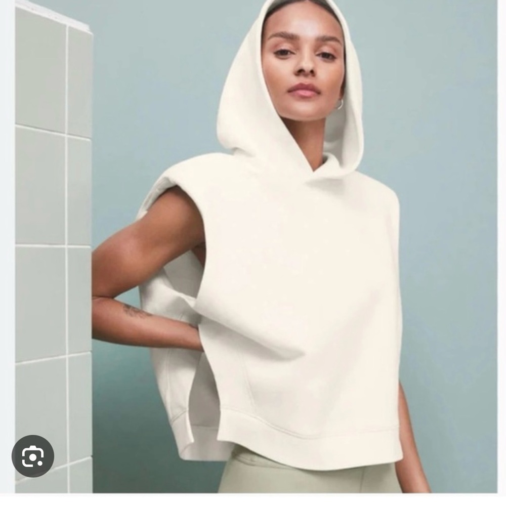 ALO Yoga Cream Sleeveless Hoodie